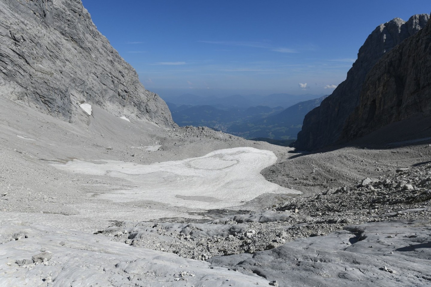 Der Watzmanngletscher auf über 2000 Metern Höhe im oberen Watzmannkar schrumpft und wird wahrscheinlich in einigen Jahren verschwunden sein.