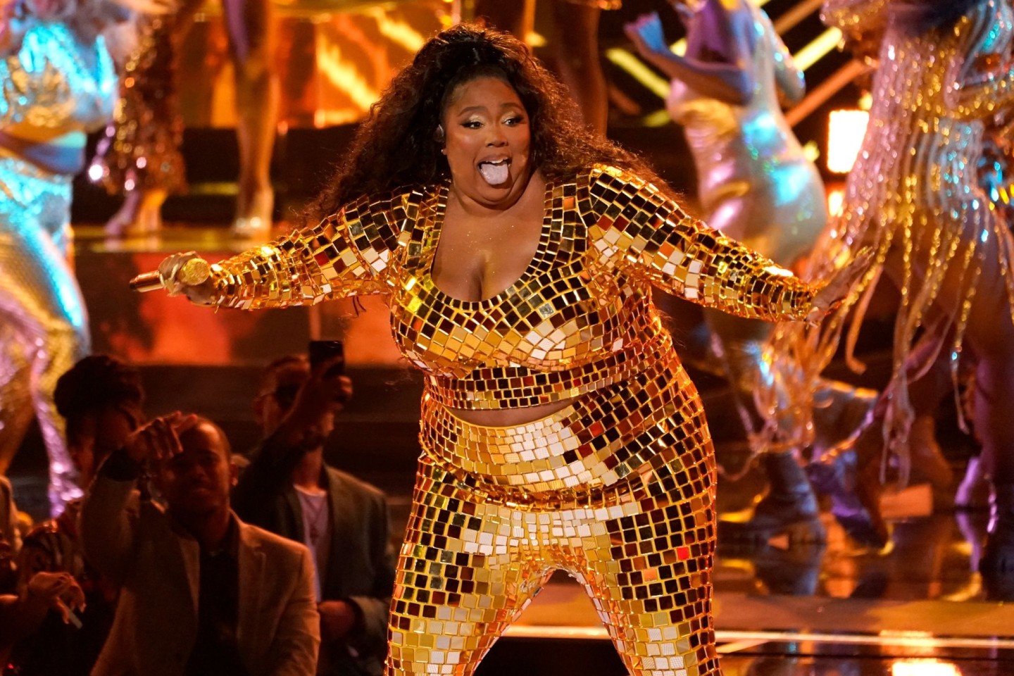 Lizzo performt bei den BET Awards im Microsoft Theater in Los Angeles.