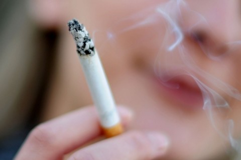 «Gift in jedem Zug»: Bald Warnhinweise auf jeder Zigarette