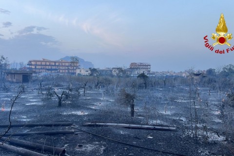 Mindestens zwei Tote bei Bränden auf Sizilien