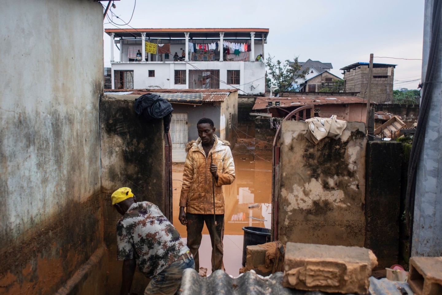 Nach heftigen Regenfällen sind in der Hauptstadt der Demokratischen Republik Kongo nach Regierungsangaben mindestens 120 Menschen gestorben.