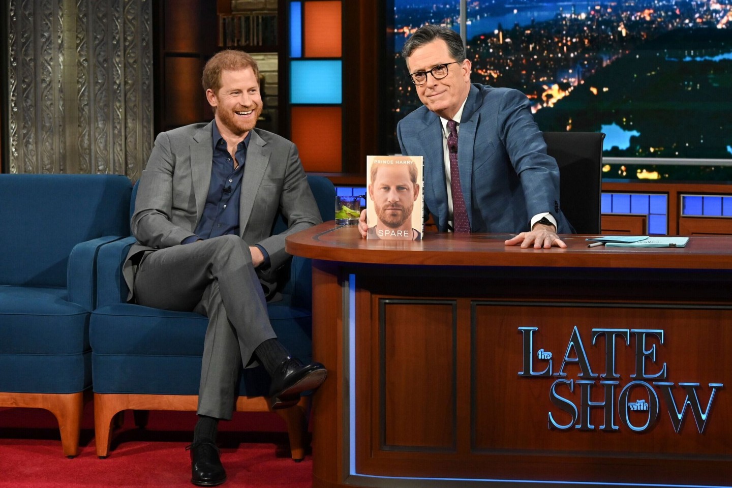 Prinz Harry (l) zu Gast bei Stephen Colbert in «The Late Show».