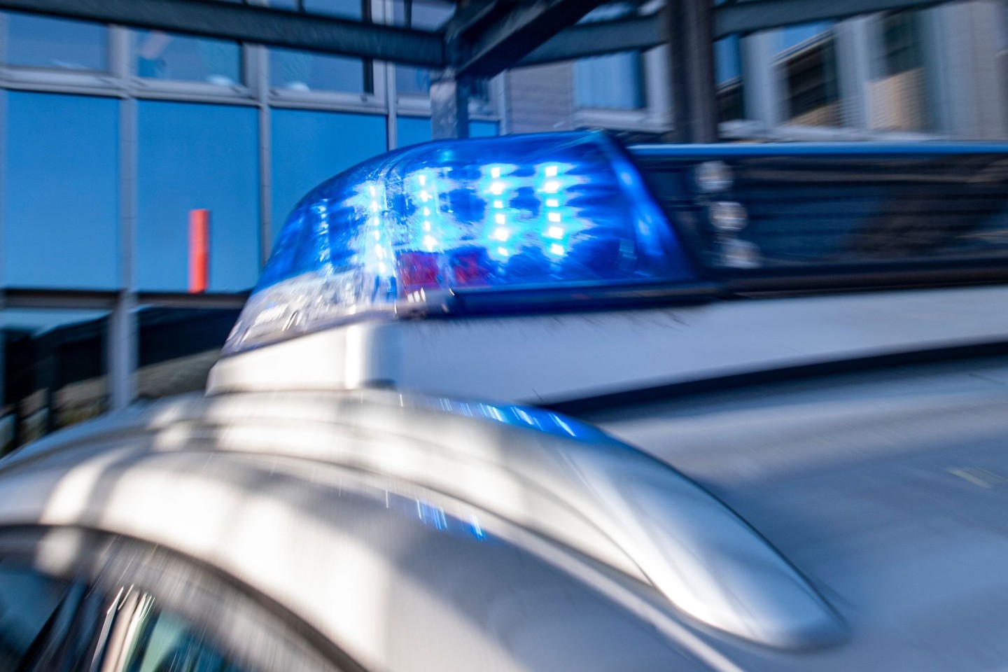 In Nordrhein-Westfalen verursachte ein 30-Jähriger mehrere Unfälle (Symbolbild).
